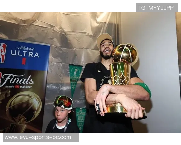 10月29日NBA最佳球员评选结果揭晓精彩瞬间回顾与分析 10月29日NBA最佳球员评选结果揭晓精彩瞬间回顾与分析