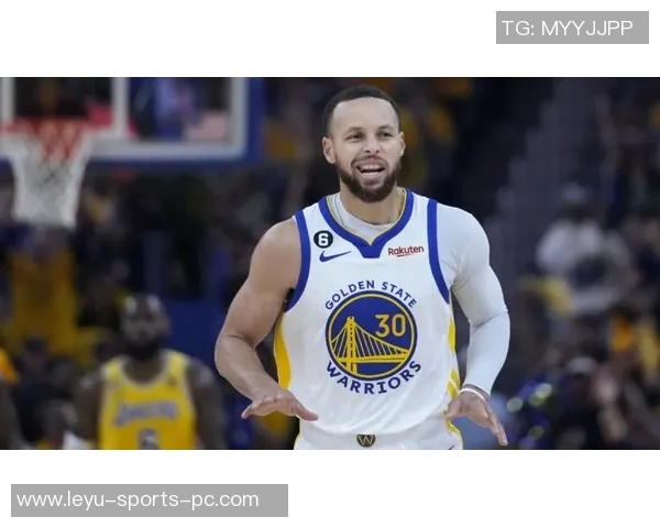 库里再现神奇表现让人惊叹这下真的是不得不为他喝彩了